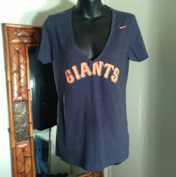 NIKE Tops - NIKE TEE